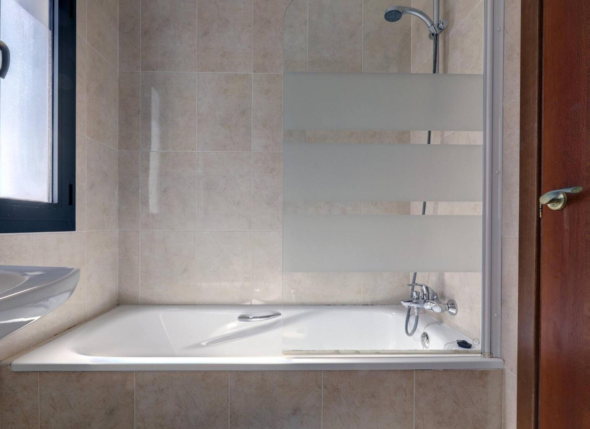 011 Bright And Spacious With Private Pool Benalmádena
